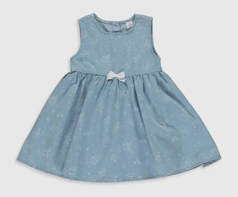 Soldes LC Waikiki Maroc Robe en jean bébé fille 99Dhs au lieu de 129Dhs