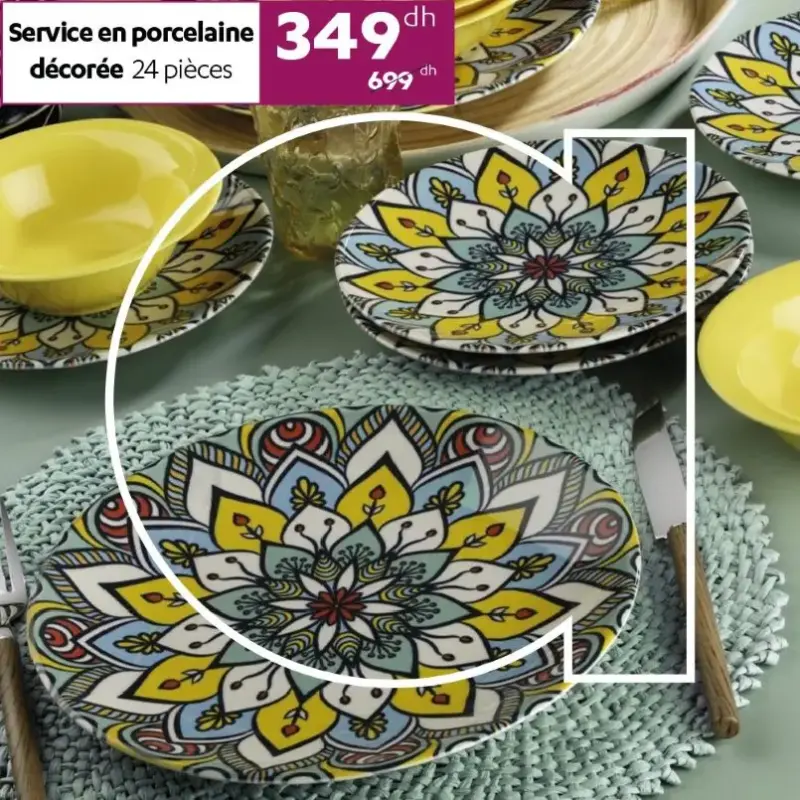 Service décorée 24 pièces en porcelaine